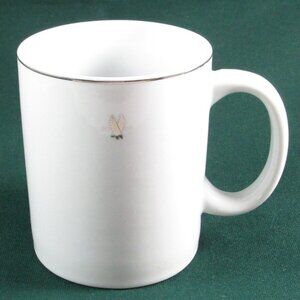NOS NEW AMKO American Airlines Wings Logo First Class White China Coffee Mug